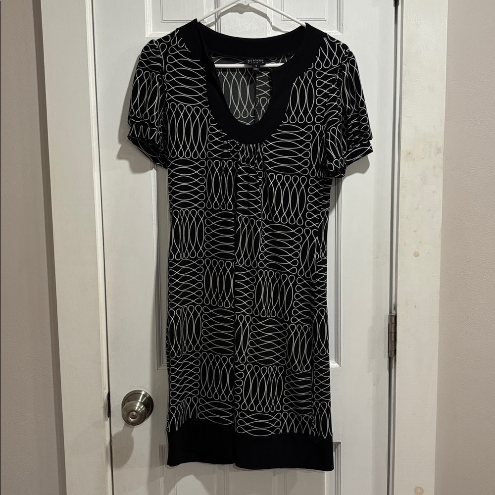 Enfocus Studio Monochrome Geometric Dress